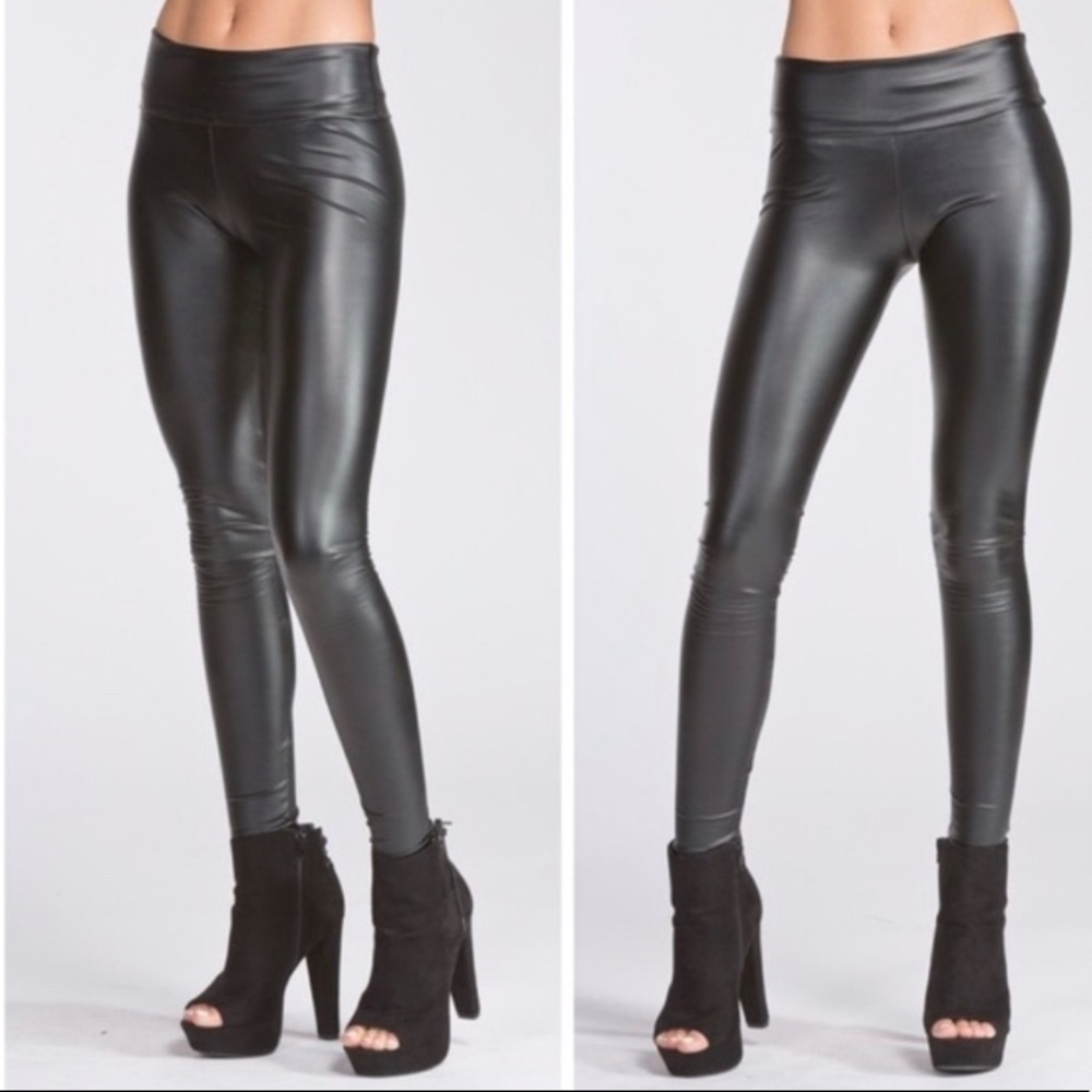 Black Legging Faux Leather One Size Comforts - Picture 4 of 7